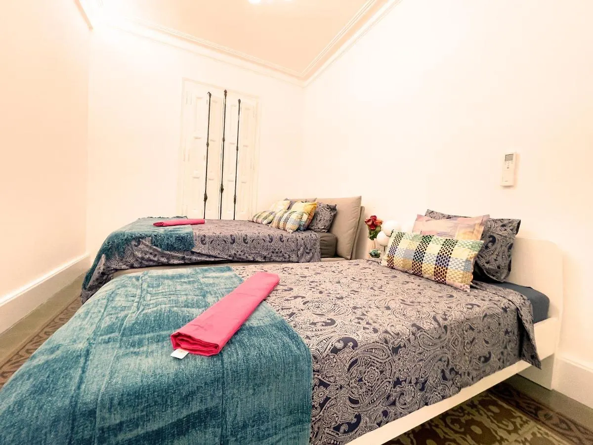 Bcn Centric Rooms Barcelona Hostal